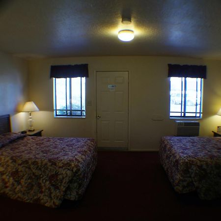Travelers Motel Cottonwood 部屋 写真